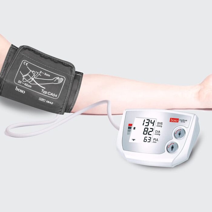 Тонометр Boso Medicus Family з 2 пам'ятними місцями, великим дисплеєм та визначенням аритмії – універсальна манжета (22–42см)