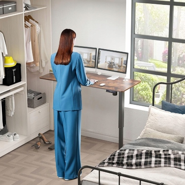 Електричний стіл з регулюванням висоти (для роботи стоячи)