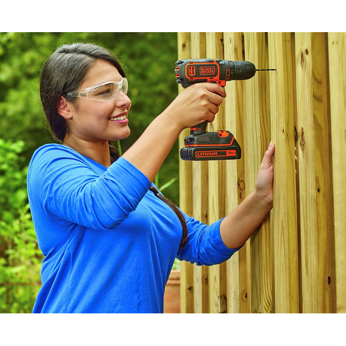 Акумуляторний дриль-шуруповерт Black+Decker BDCDC18K (18V, Li-Ion, LED, планетарне передаточне число, SoftGrip)