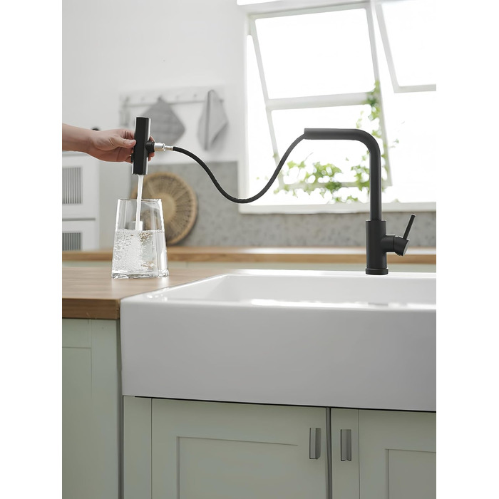 Чорний кухонний змішувач водопровідний з висувною лійкою та душем, 360° обертання, одноlever, матовий чорний