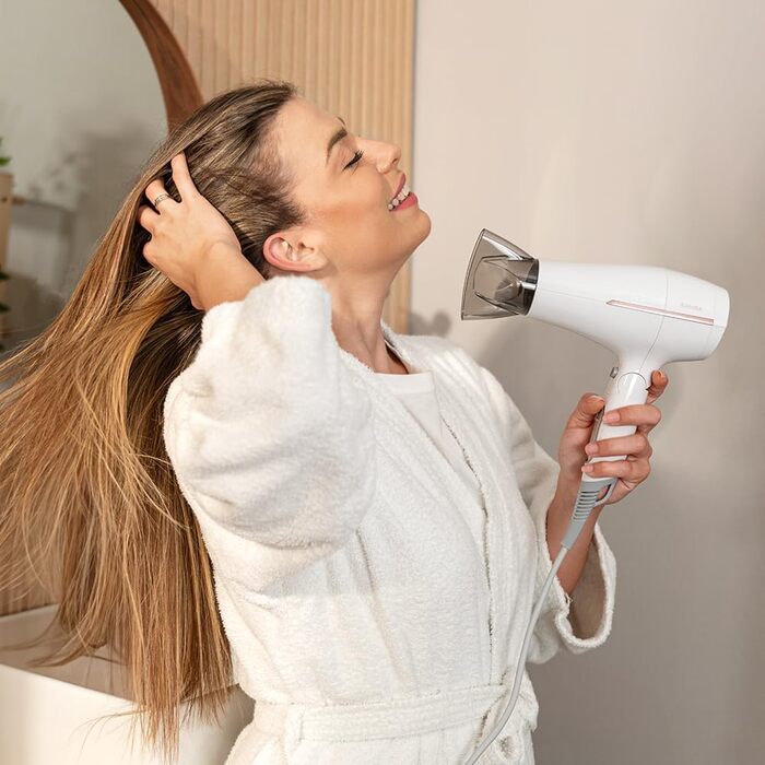 Фен Cecotec IoniCare PowerundGo Heaven: 2000W, 2 режими температури, 2 швидкості, холодний струмінь, концентратор та дифузор, система догляду за волоссям