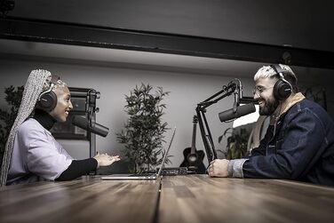 Шуре SM7B - Динамічний мікрофон для вокалу, радіо, подкастів та запису, XLR, теплий звук, чорний