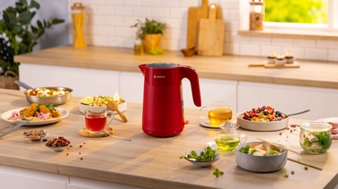 Електричний чайник Bosch MyMoment 1.7л TWK2M164, бездротовий, червоний