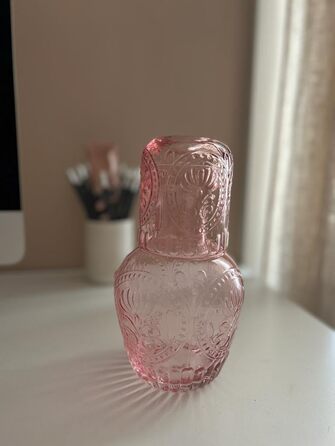 Vintage Glass Carafe with Lid & Matching Drinking Glass – 750 ml Capacity – Elegant Glass Jug for Water, Juice, or Wine – Stylish Home Decor for Kitchen or Dining Room (Pink)