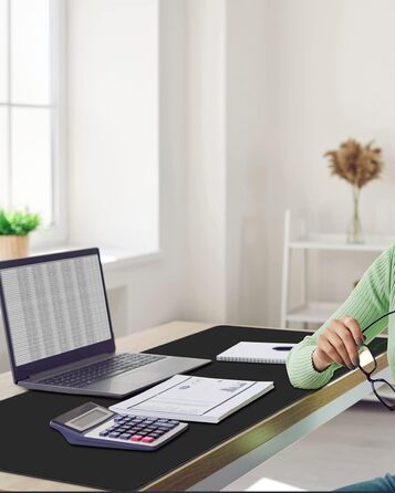 Чорний ігровий килимок Black Shark XL 900x400 мм з вологостійким покриттям та антиковзаючою основою